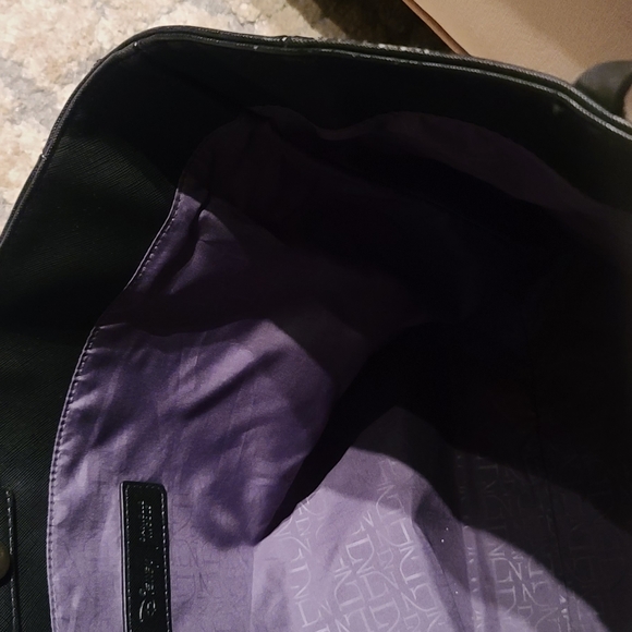 Danielle Nicole Cinderella tote - Picture 2 of 5